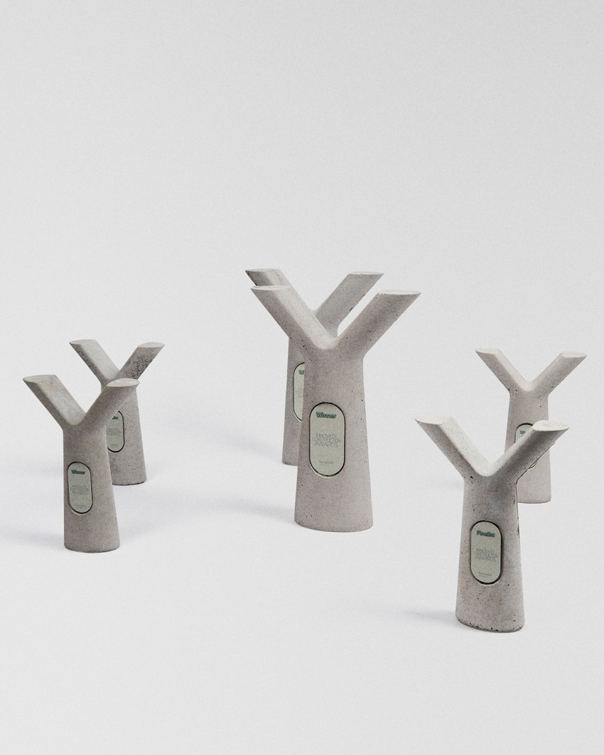 Op maat gemaakte trofee, vervaardigd door Sustain Awards voor Ferrovial Innovation Awards, 2024