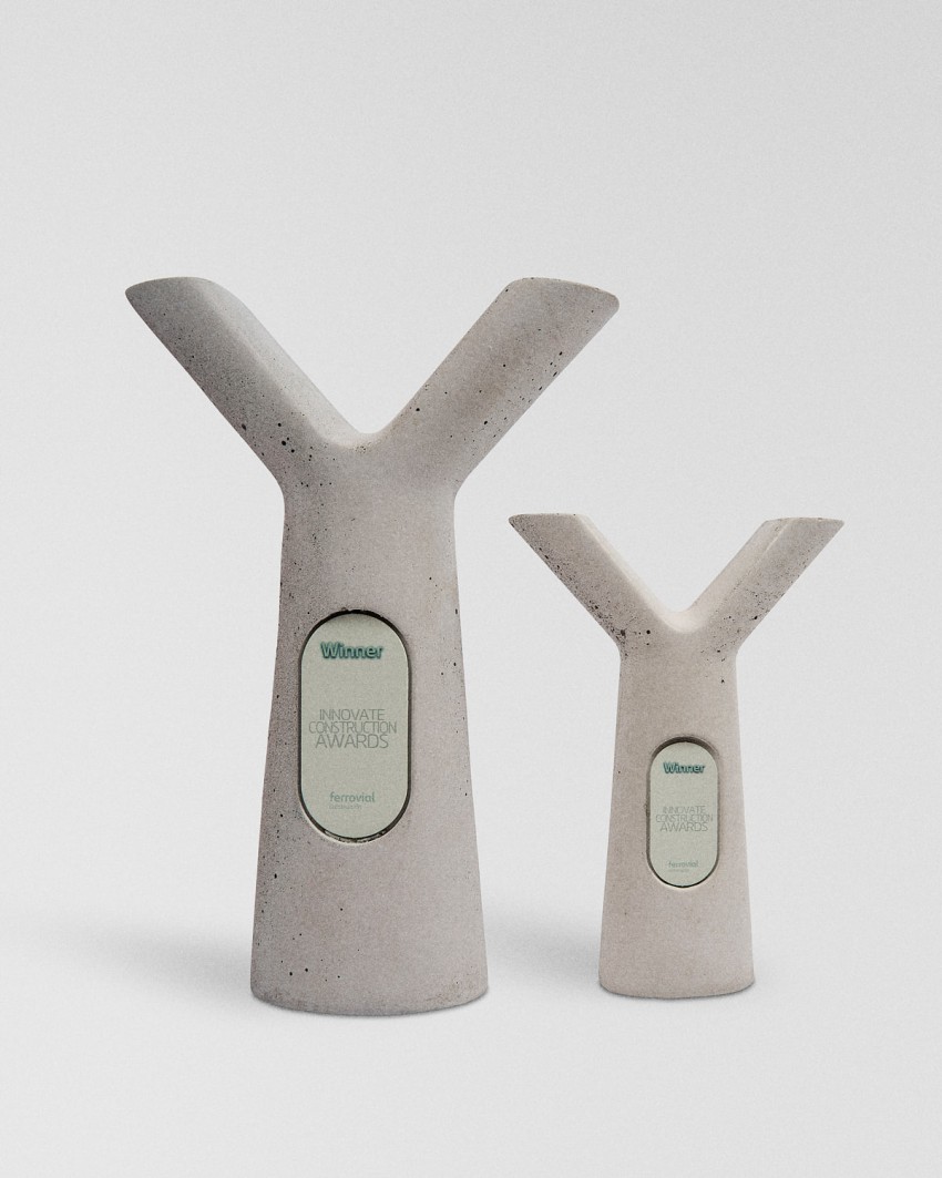 Op maat gemaakte trofee, vervaardigd door Sustain Awards voor Ferrovial Innovation Awards, 2024