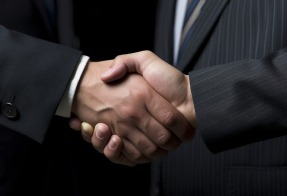 Relatiegeschenken: 10 ideeën om zakelijke relaties te versterken